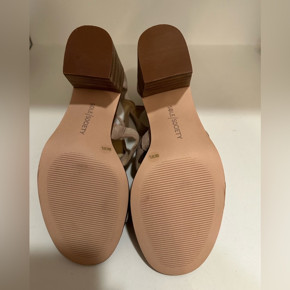 Sole Soviet Fringe Block Heel Size 8 - image 3